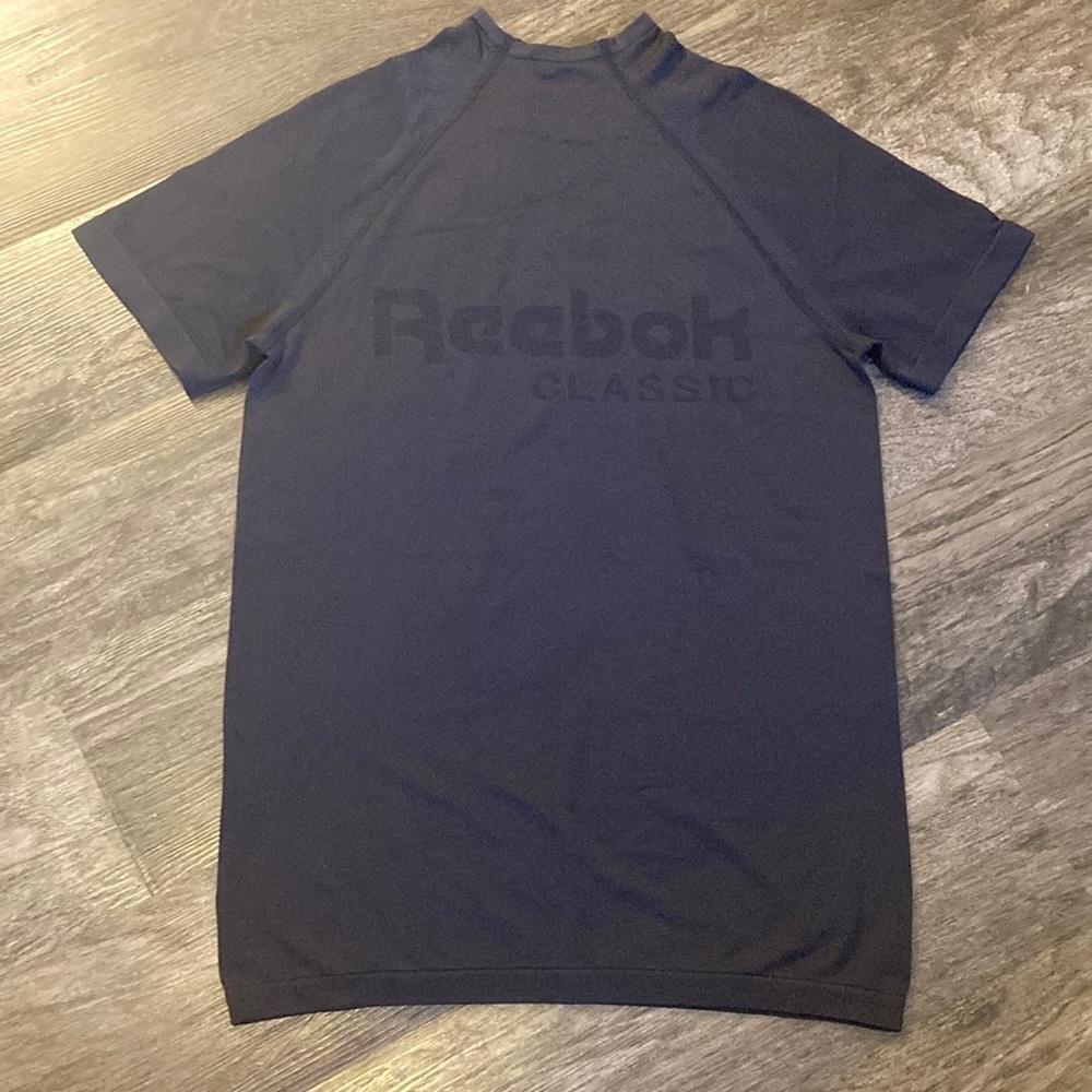NWOT Reebok Classic Lightweight Workout T Shirt Sz Medium